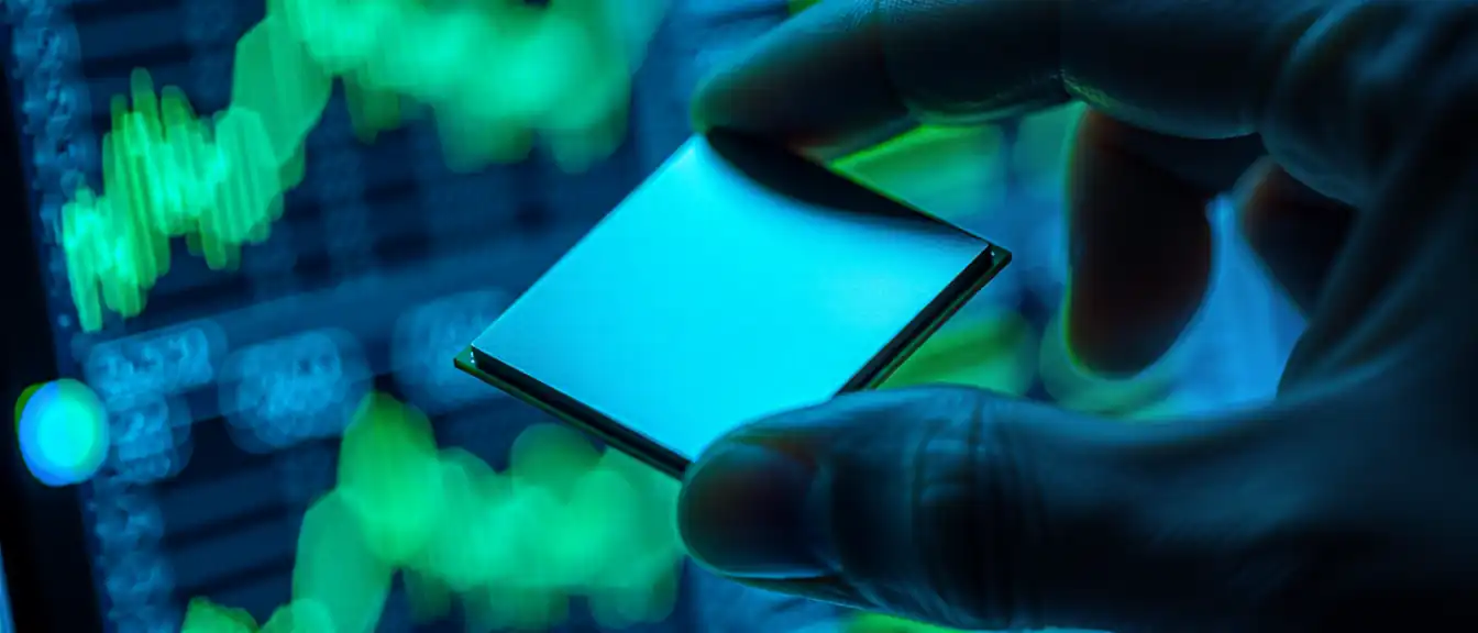 Почти половина у Сбера: почему банк не спешит забирать полный контроль над «Элементом»